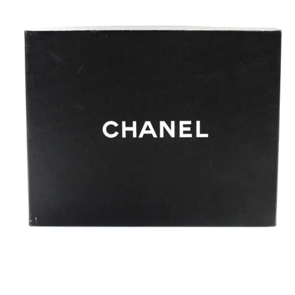 CHANEL title black